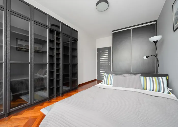 Nowoczesny Apartament Z Parkingiem Na Pradze Poludnie W Warszawie By Noclegi Renters